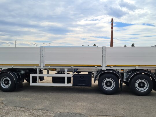 Przyczepy burtowe z&nbsp;obrotnicą